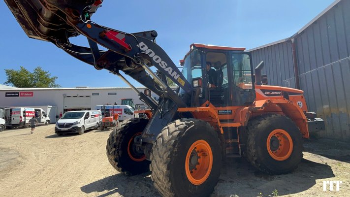 Wheel loader Doosan DL250-5 - 1