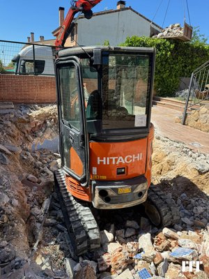 Mini excavator Hitachi ZX26U - 1