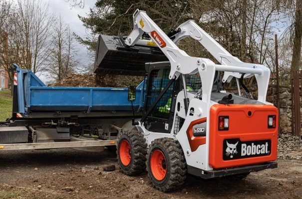 Mini track loader Bobcat S590E - 1